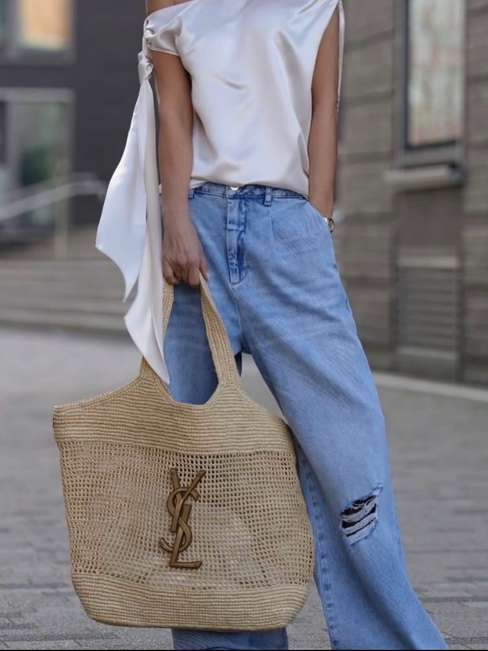 ✨Saint Laurent Icare Raffia Tote | Ebano
XL Tote Bag | Sunglass Wallet Gold YSL - Picture 3 of 8